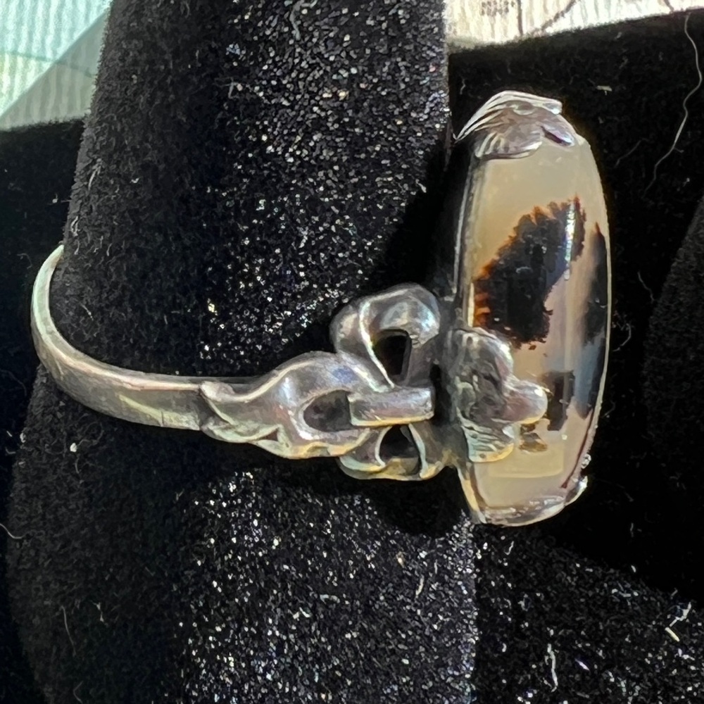 Elegant Silver Dendritic Agate Ring - Picture 3 of 5